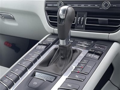 2021 Porsche MACAN thumbnail 19