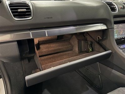صورة مصغرة 37 لـ 2015 Porsche CAYMAN