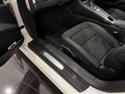 صورة مصغرة 30 لـ 2015 Porsche CAYMAN