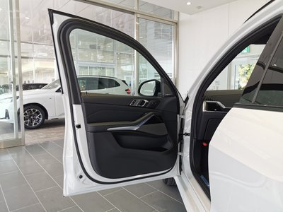 صورة مصغرة 61 لـ 2025 BMW X5
