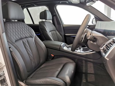 صورة مصغرة 53 لـ 2025 BMW X5