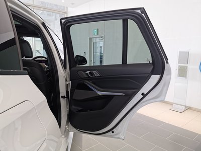 صورة مصغرة 55 لـ 2025 BMW X5
