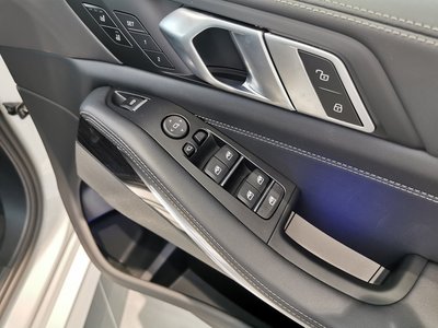صورة مصغرة 51 لـ 2025 BMW X5