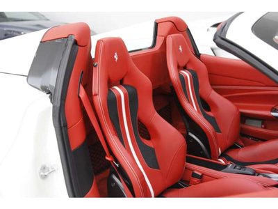 صورة مصغرة 32 لـ 2022 Ferrari F8 SPIDER