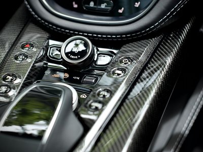 2022 Aston Martin DBX photo 6