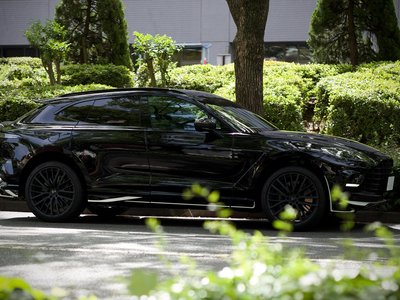 2022 Aston Martin DBX photo 1