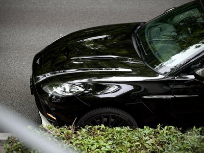 2022 Aston Martin DBX photo 3