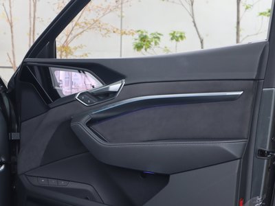 صورة مصغرة 106 لـ 2024 AUDI E-TRON S SPORTBACK