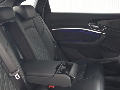 صورة مصغرة 146 لـ 2024 AUDI E-TRON S SPORTBACK