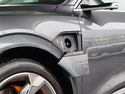 صورة مصغرة 24 لـ 2024 AUDI E-TRON S SPORTBACK