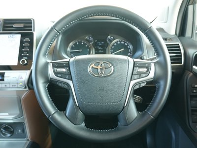 صورة 11 لـ 2022 Toyota LAND CRUISER PRADO
