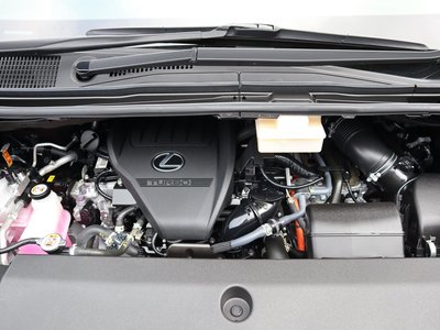 2025 Lexus LM thumbnail 18