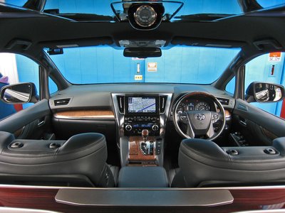 صورة 18 لـ 2016 Toyota ALPHARD