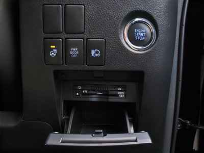 صورة 24 لـ 2016 Toyota ALPHARD