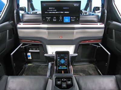 صورة 40 لـ 2016 Toyota ALPHARD