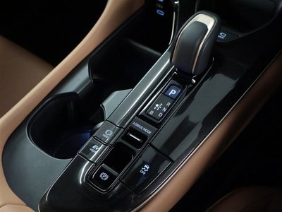2025 Toyota CROWN SPORT — миниатюра 18