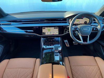 2025 AUDI A8 photo 7