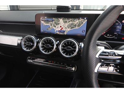 2025 Mercedes-BENZ GLB — миниатюра 15