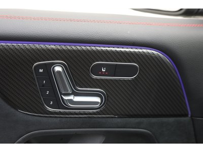 2025 Mercedes-BENZ GLB — миниатюра 17