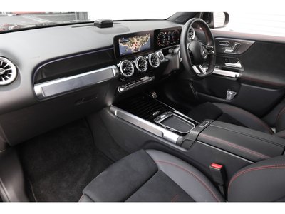 2025 Mercedes-BENZ GLB — миниатюра 3