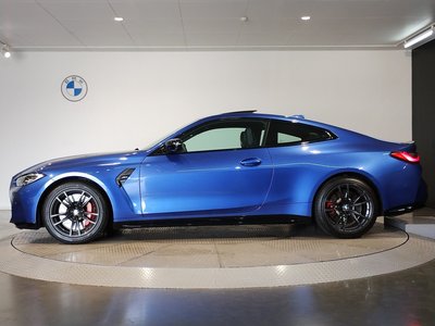 صورة 9 لـ 2021 BMW M4 COUPE