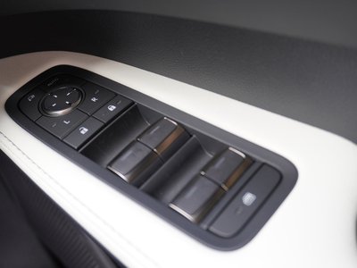 2026 Lexus RX thumbnail 19