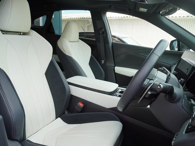 2026 Lexus RX photo 11