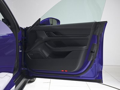 2026 Porsche TAYCAN thumbnail 31