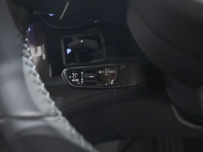 2026 Porsche TAYCAN thumbnail 26