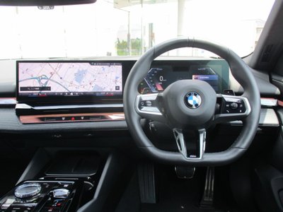 2025 BMW 5 SERIES TOURING thumbnail 31