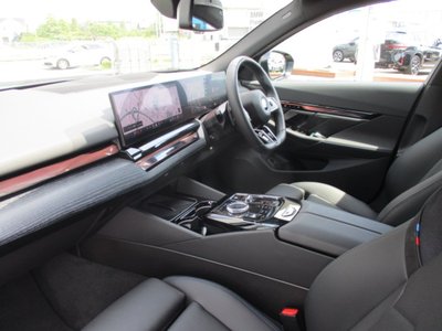 2025 BMW 5 SERIES TOURING thumbnail 23