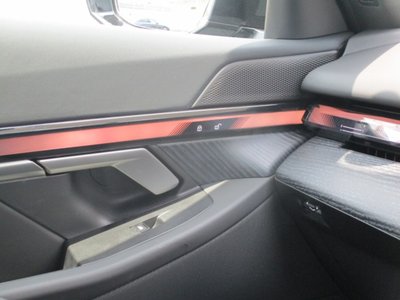 2025 BMW 5 SERIES TOURING thumbnail 34