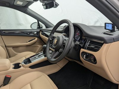 2025 Porsche MACAN photo 14