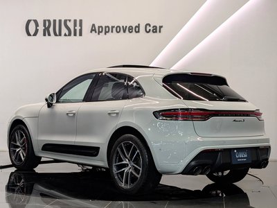 2025 Porsche MACAN photo 5