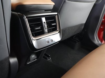 صورة 30 لـ 2025 Toyota CROWN SPORT