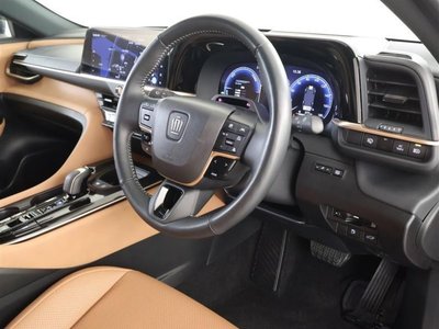 صورة 14 لـ 2025 Toyota CROWN SPORT