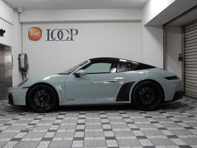 2025 Porsche 911 photo 13