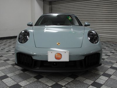 2025 Porsche 911 photo 3