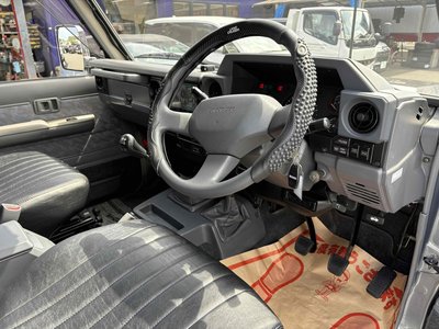 1998 Toyota LAND CRUISER 70 — миниатюра 29