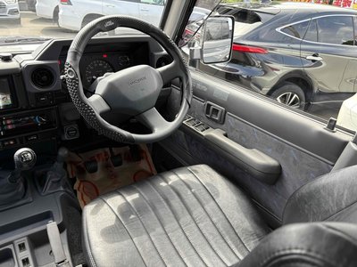 1998 Toyota LAND CRUISER 70 — миниатюра 28