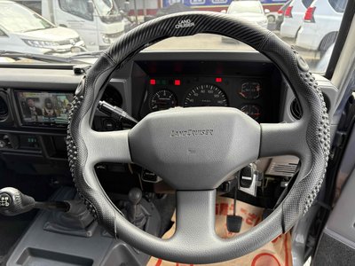 1998 Toyota LAND CRUISER 70 — миниатюра 39