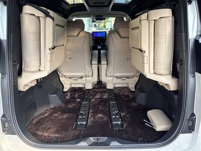 صورة 41 لـ 2024 Toyota ALPHARD