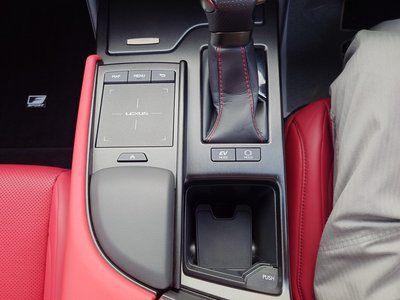 2021 Lexus ES thumbnail 17