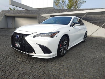 2021 Lexus ES photo 1