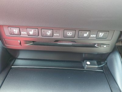 2021 Lexus ES photo 16