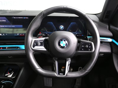2025 BMW 5 SERIES thumbnail 32