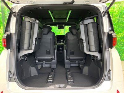 صورة 13 لـ 2025 Toyota ALPHARD