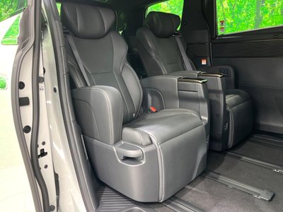 صورة 11 لـ 2025 Toyota ALPHARD