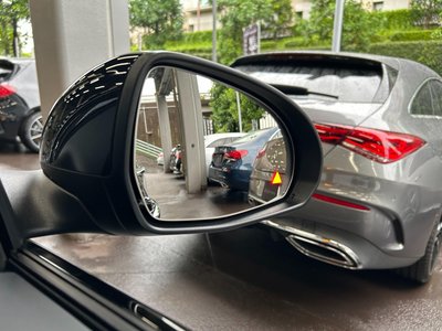 2026 Mercedes-BENZ C-CLASS AMG photo 7
