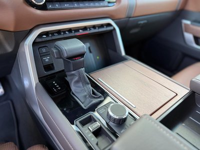2024 Toyota TUNDRA thumbnail 34